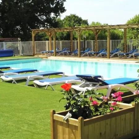 Mobil Confortable Avec Terrasse Pres De - Api-1-52-425