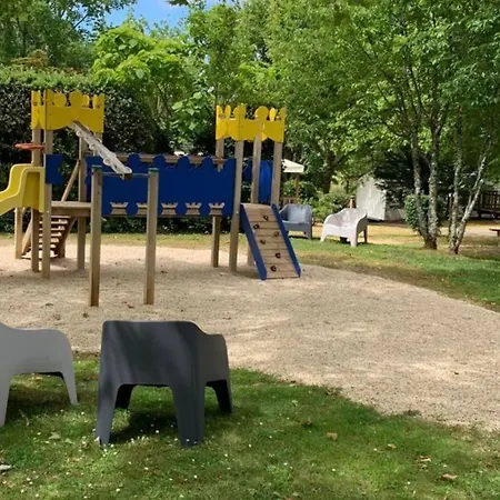 Mobil Confortable Avec Terrasse Pres De - Api-1-52-425 * Limeuil