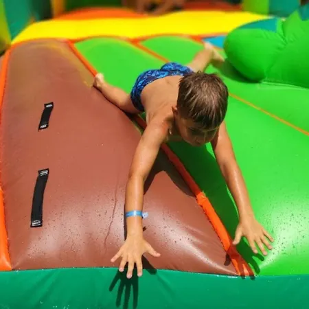 Mobil Confortable Avec Terrasse Pres De - Api-1-52-425 * Limeuil