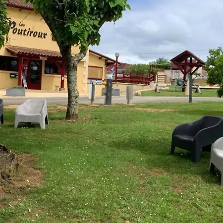 Mobil Confortable Avec Terrasse Pres De - Api-1-52-425 Limeuil