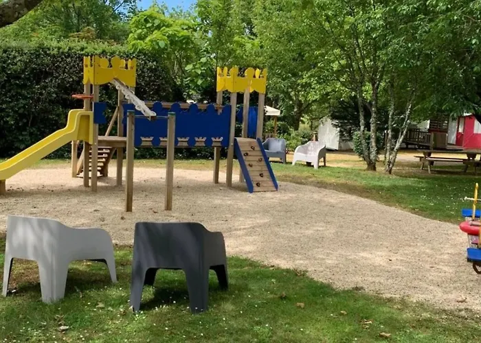 Mobil Confortable Avec Terrasse Pres De - Api-1-52-425 * Limeuil