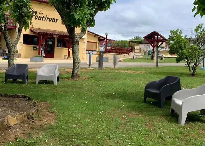 Mobil Confortable Avec Terrasse Pres De - Api-1-52-425 Limeuil