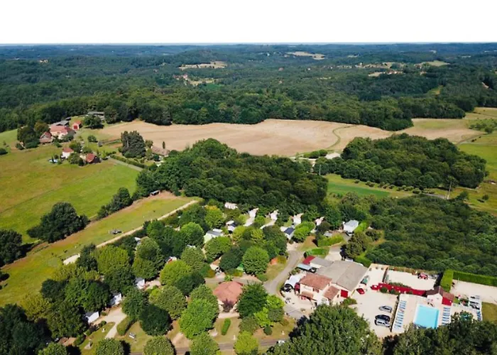 Mobil Confortable Avec Terrasse Pres De - Api-1-52-425 Кемпинг *